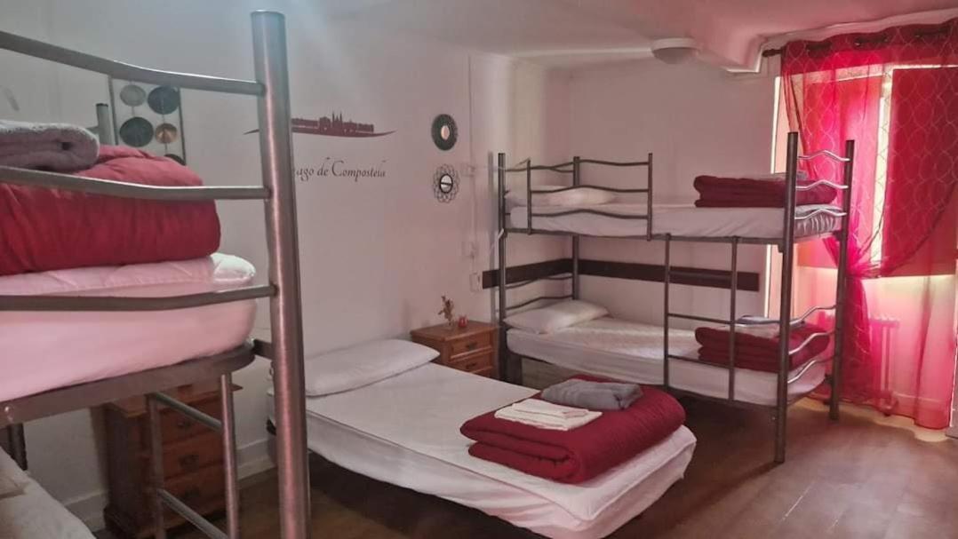 Albergue Vintecatro Caldas De Reis Eksteriør billede