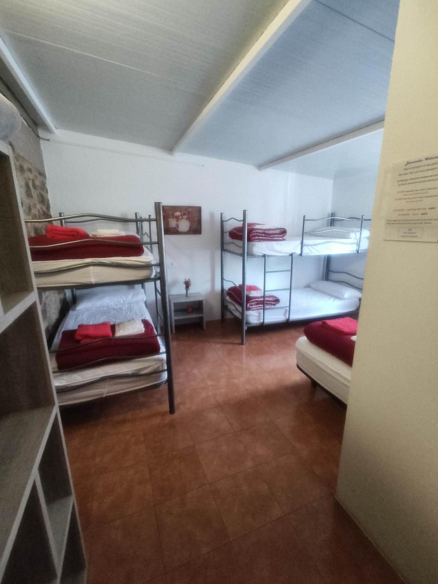 Albergue Vintecatro Caldas De Reis Eksteriør billede